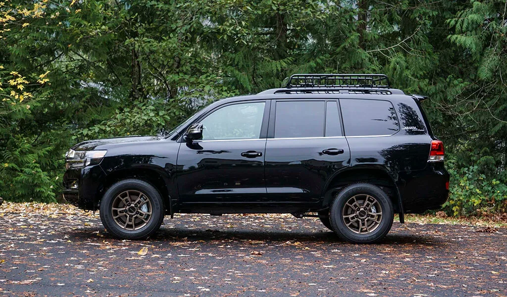 Luxury Car Rental Uganda — illustrative travel photograph