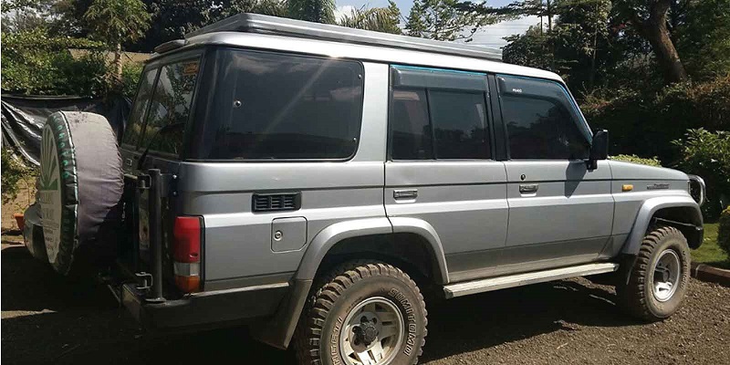 hire a car in Uganda