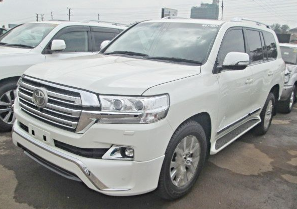 Toyota Land Cruiser for hire and self drive
